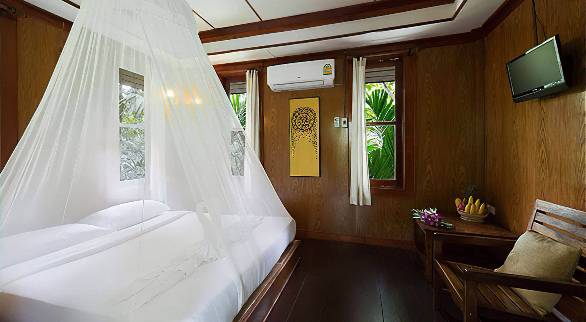 Deluxe Tree House